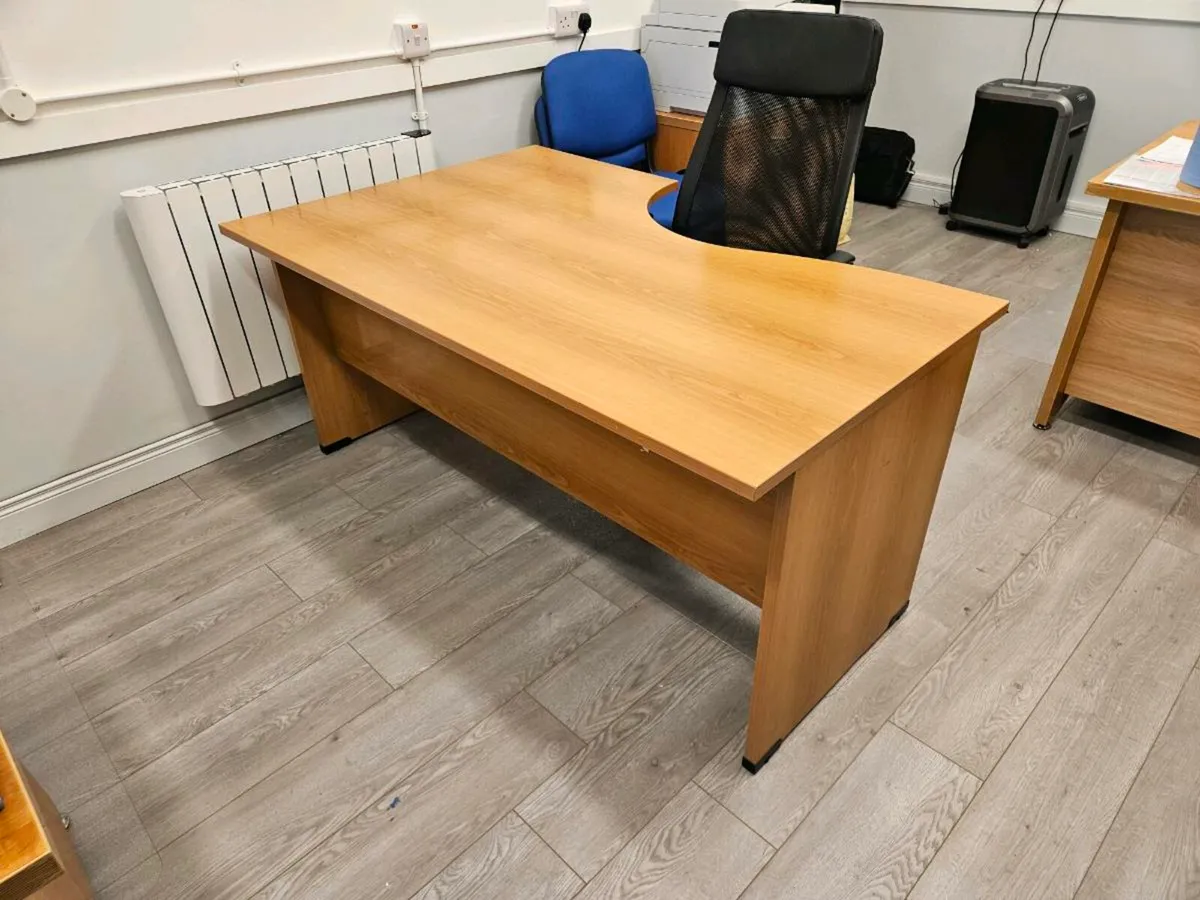 Office desk - Image 1