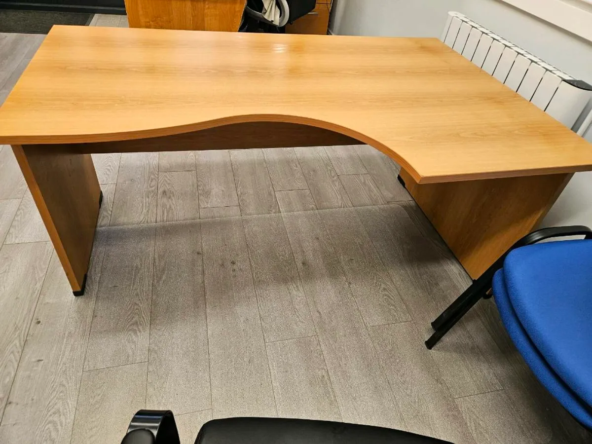 Office desk - Image 3