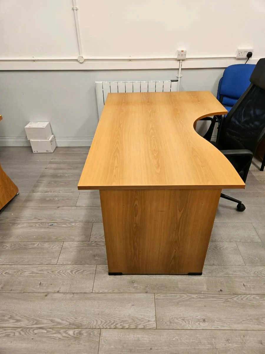 Office desk - Image 4