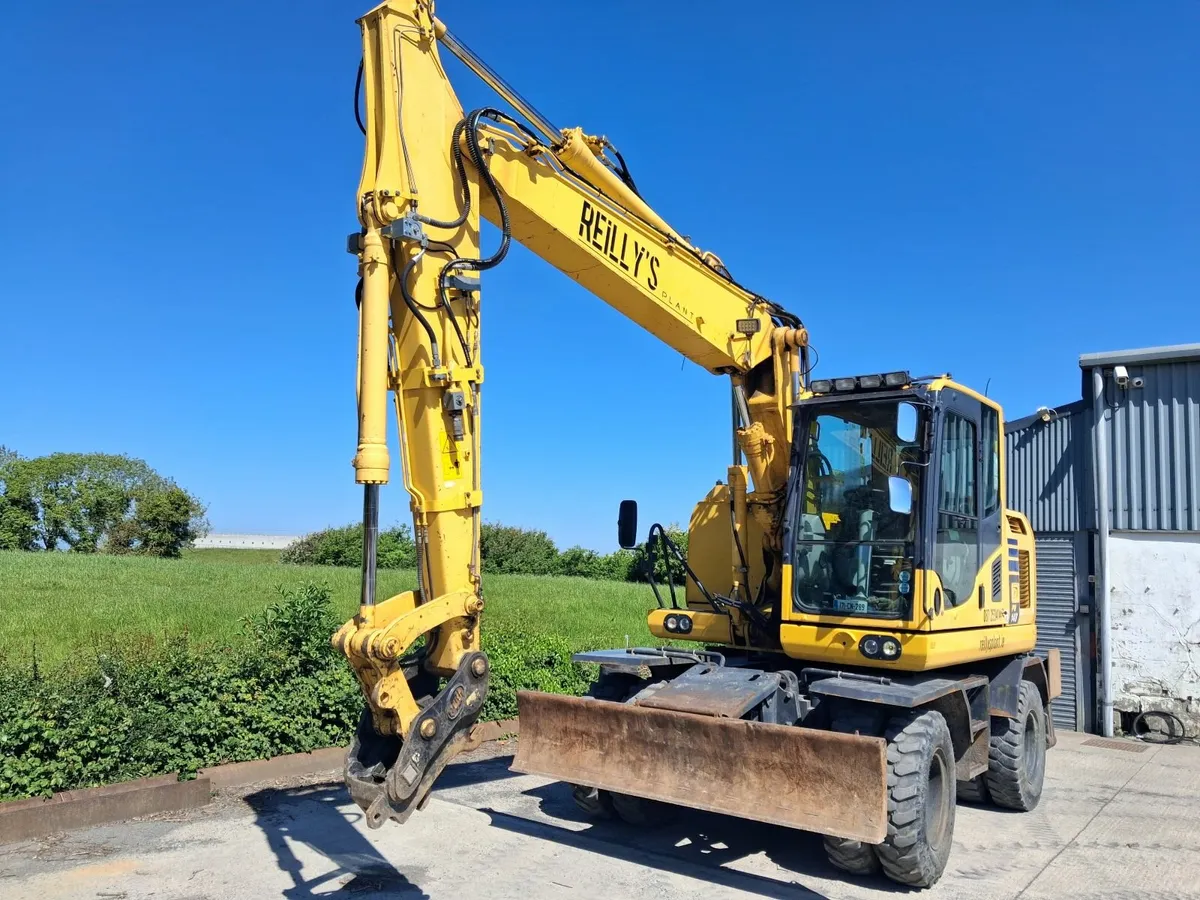 Komatsu Pw148 2017 wheeled excavator - Image 4