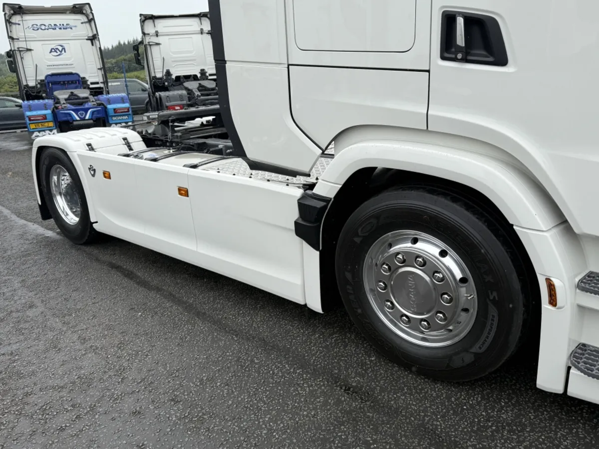 2025 (25) SCANIA 590S Highline - Image 3