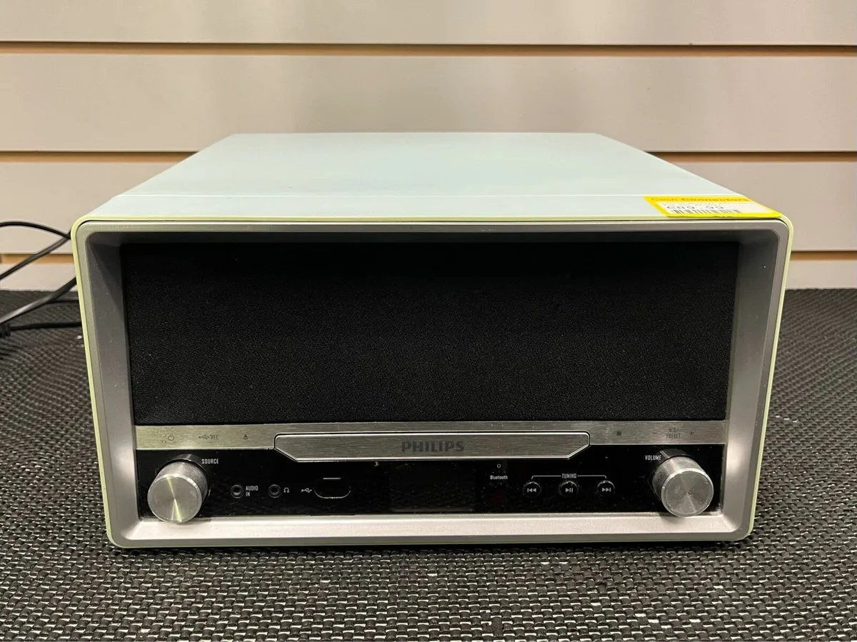 Philips CD Player and Turntable - Image 2