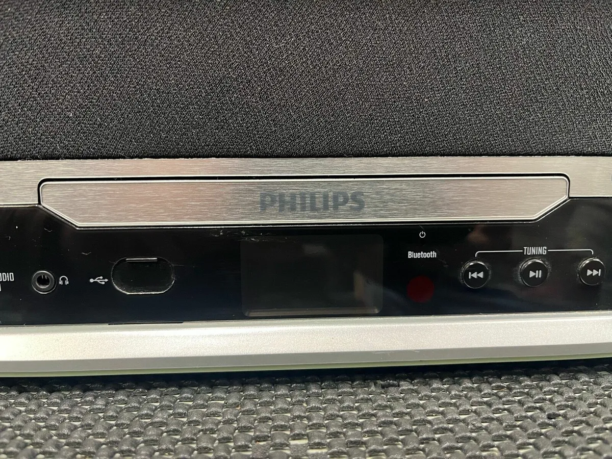 Philips CD Player and Turntable - Image 4