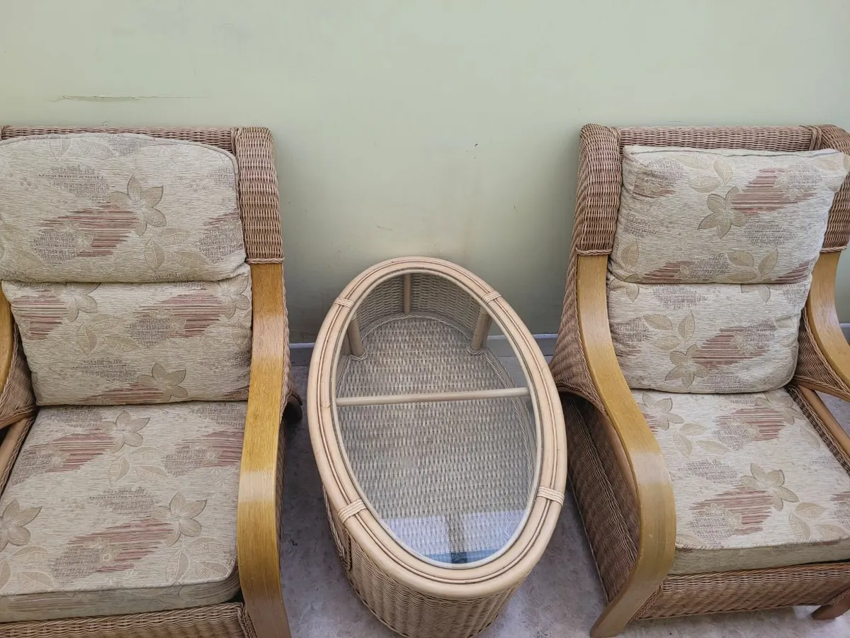 Wicker Suite Superior quality with table & cushion - Image 1