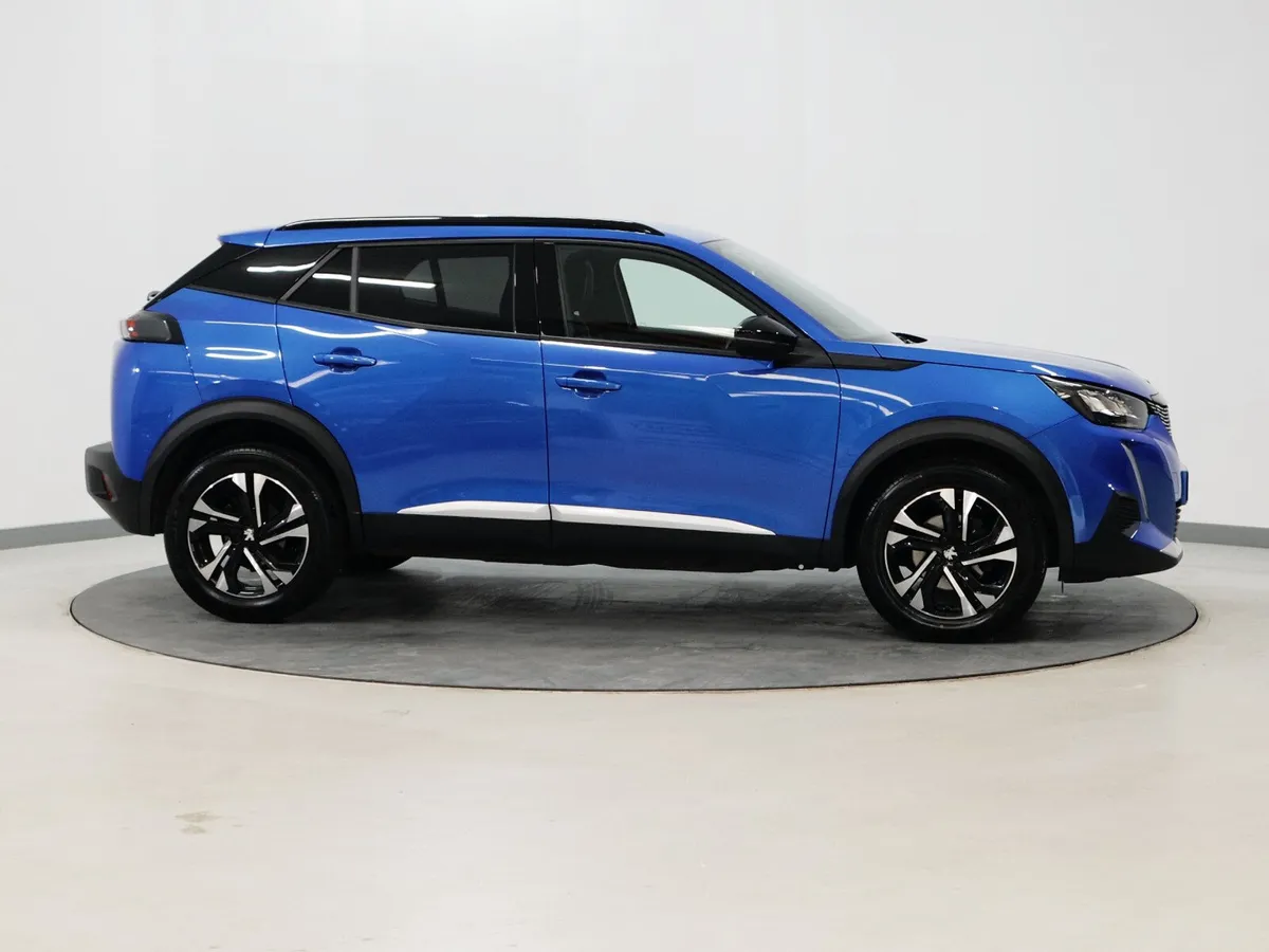 *17* 2023 Peugeot 2008 1.2 PURE TECH ALLURE - Image 3