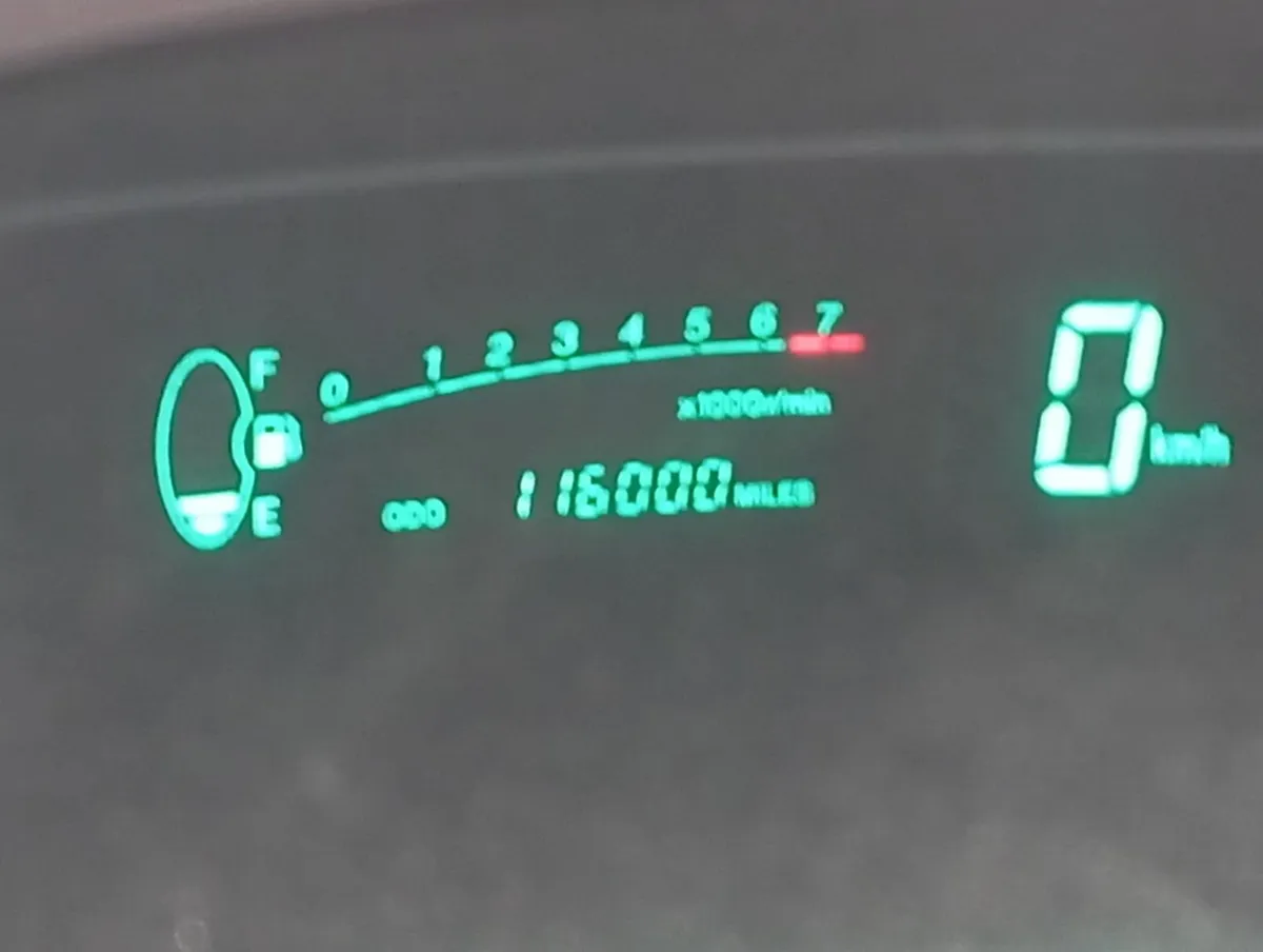 Toyota Yaris 2000 - Image 2