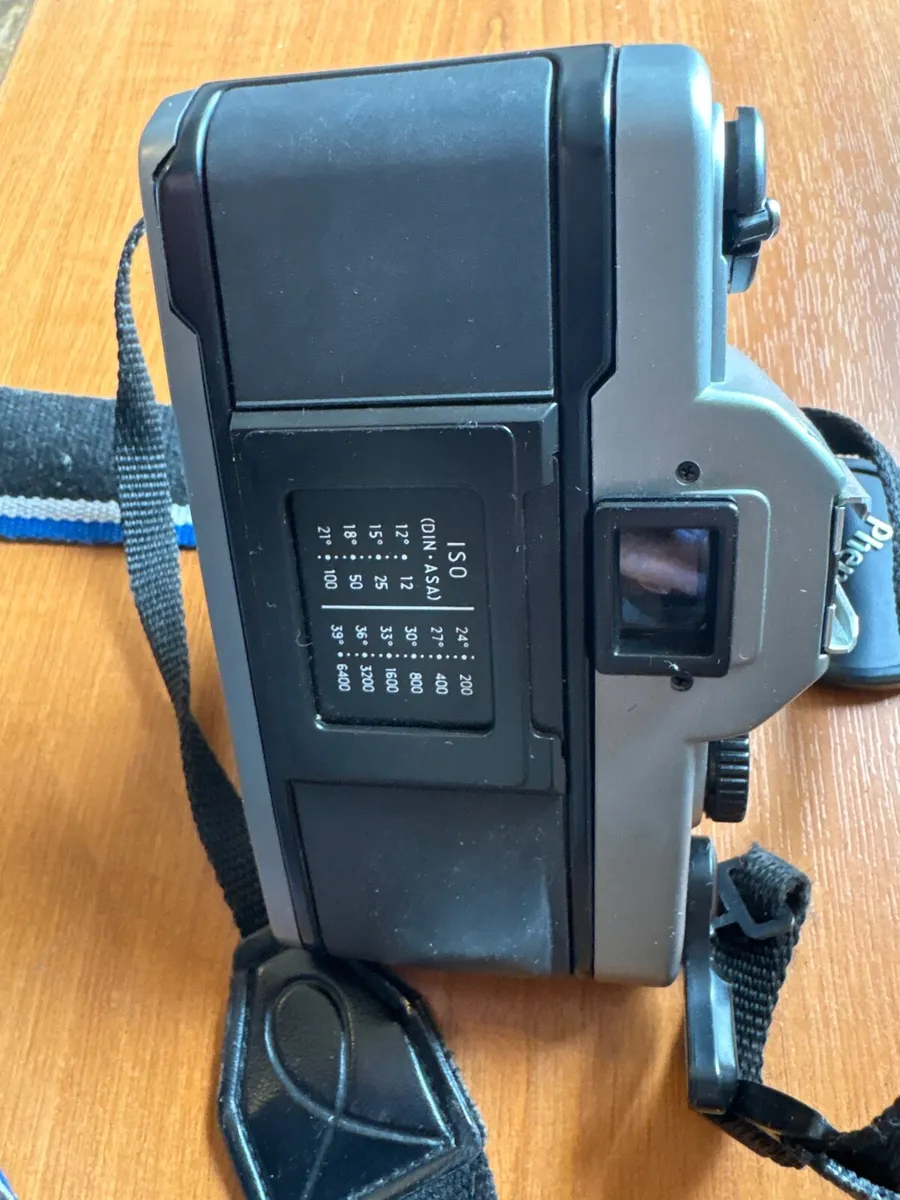 Phenix DC303n film camera with flash - Image 3