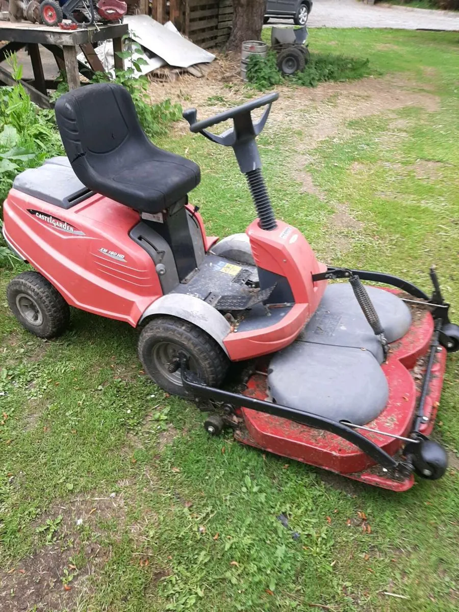 Castelgarden front deck ride on mower - Image 1