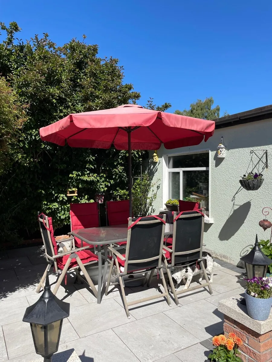 Garden furniture - Image 1