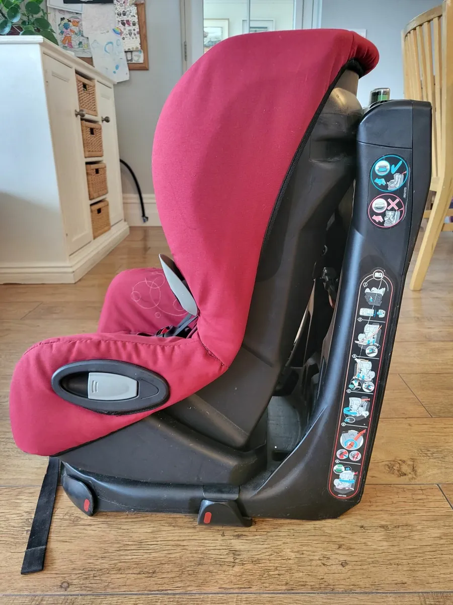 Maxi Cosi Axiss swivel car seat - Image 3