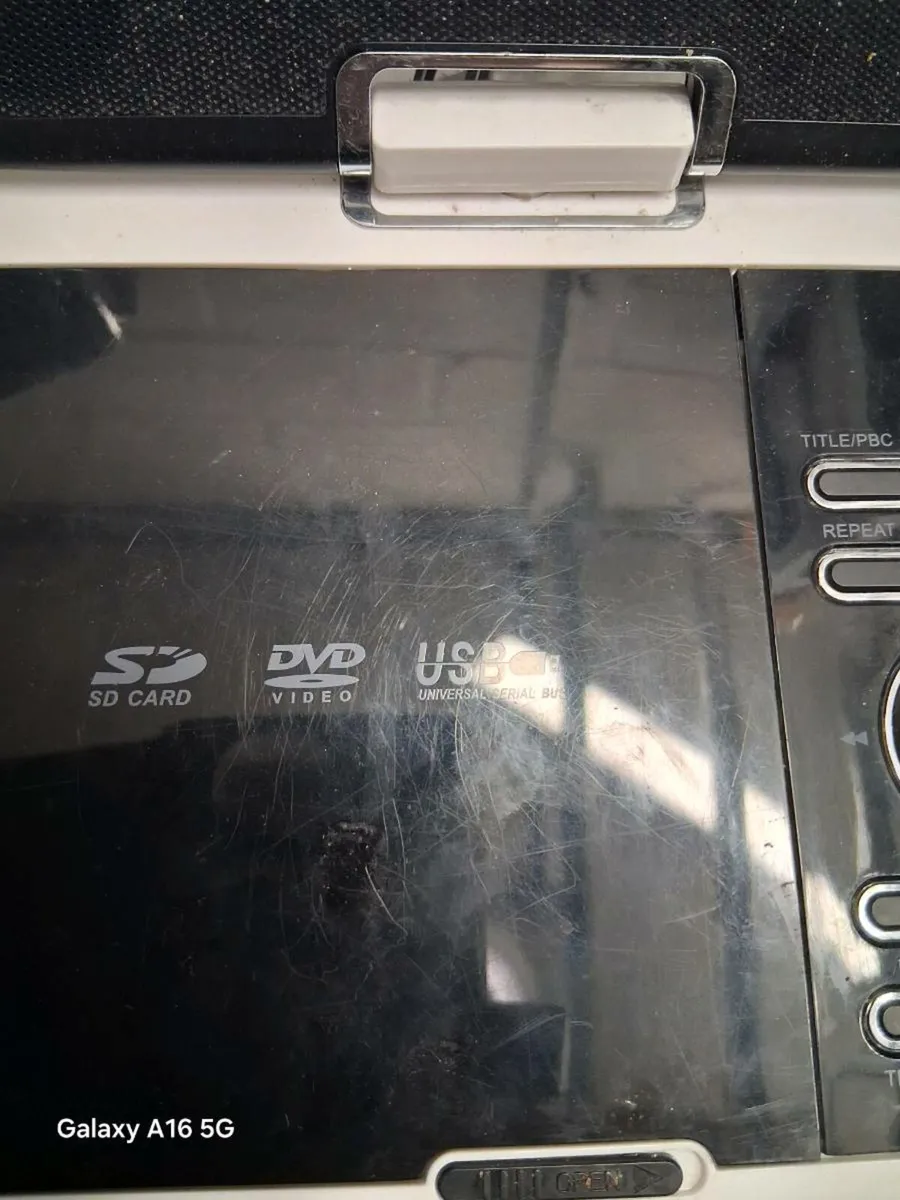 Portable dvd player - Image 2