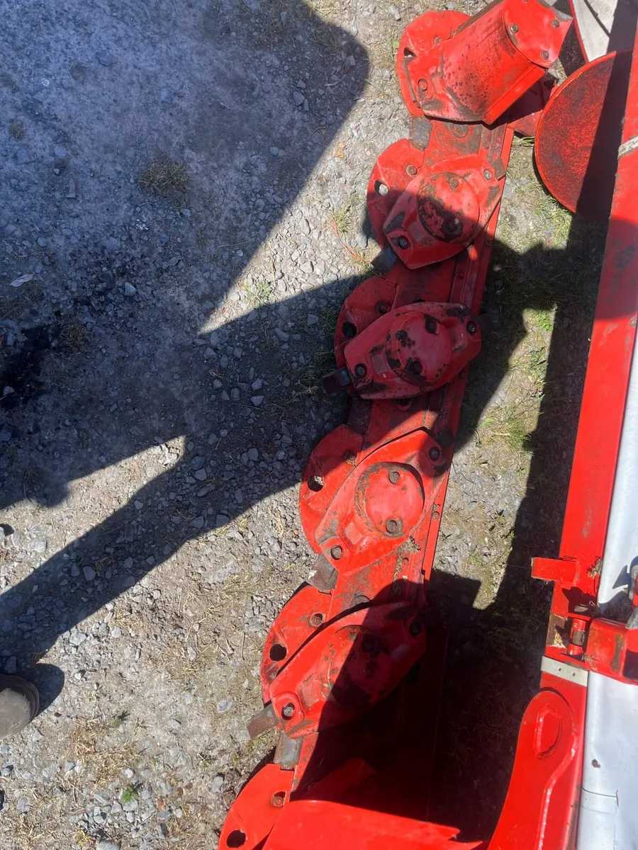2021 Kuhn gmd240 8ft mower - Image 3