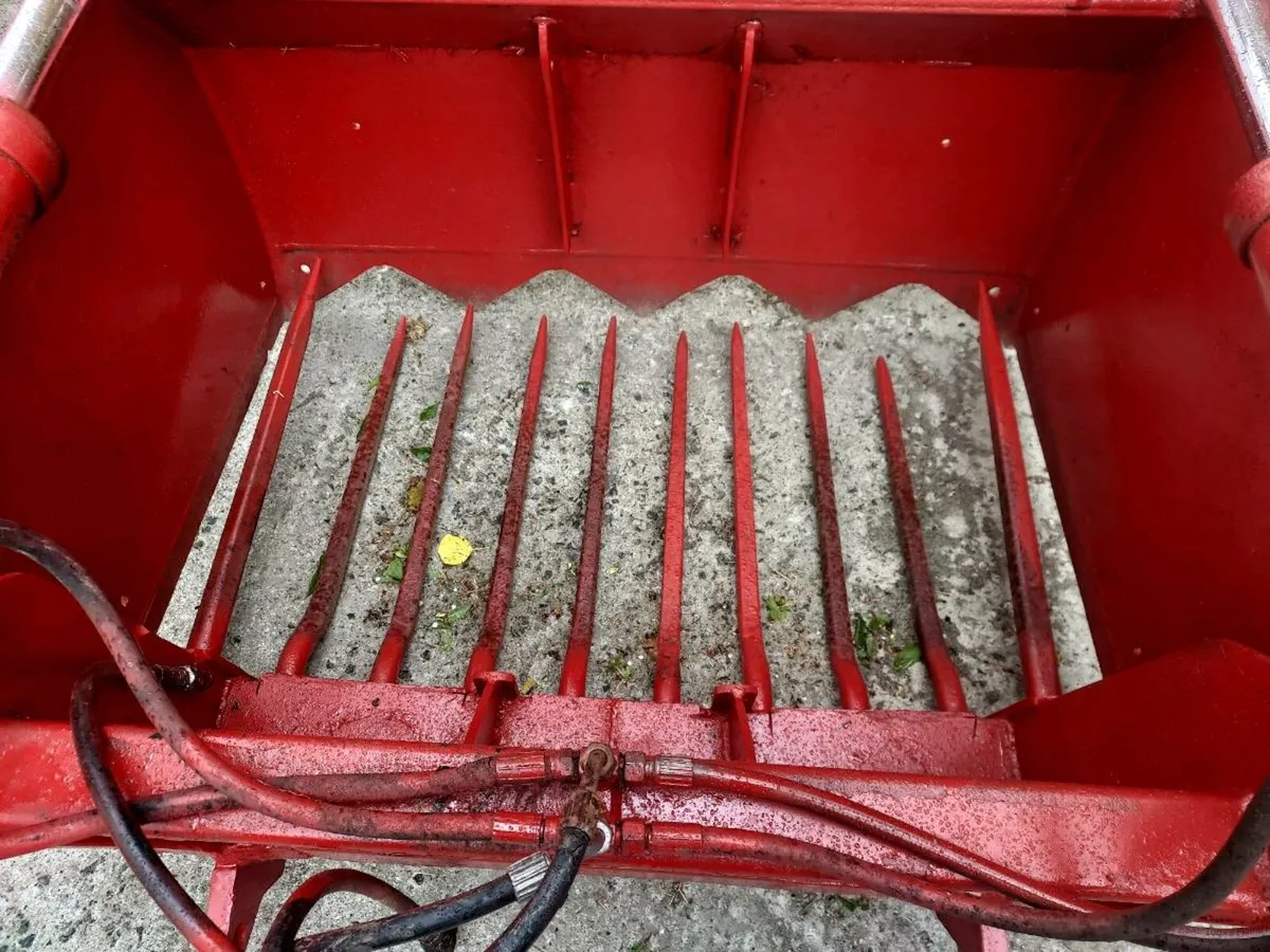 Mac Hale silage grab and bucket - Image 3
