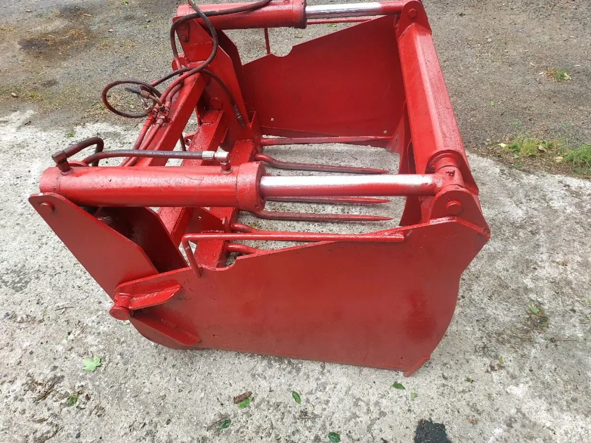 Mac Hale silage grab and bucket - Image 4