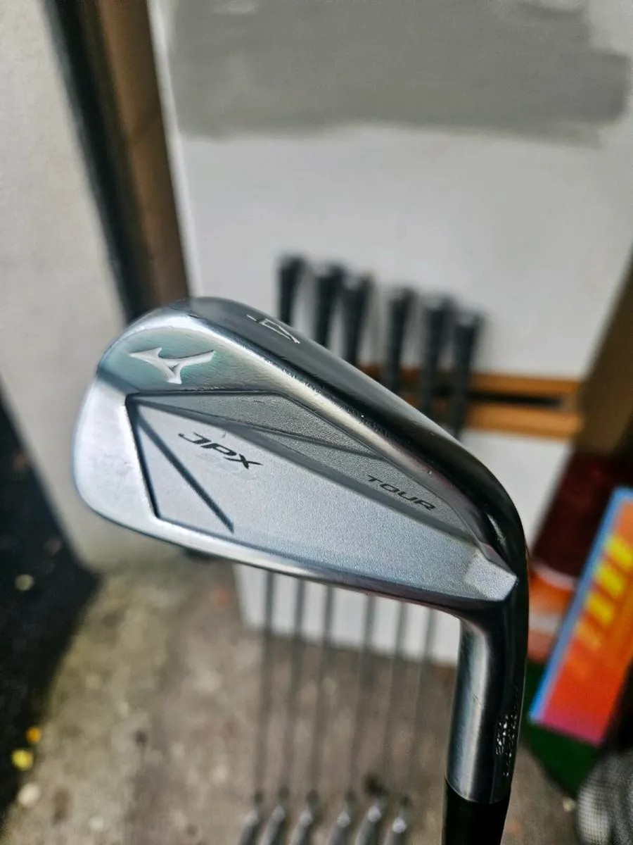 Mizuno JPX 923 Tour 4 to PW - Image 1