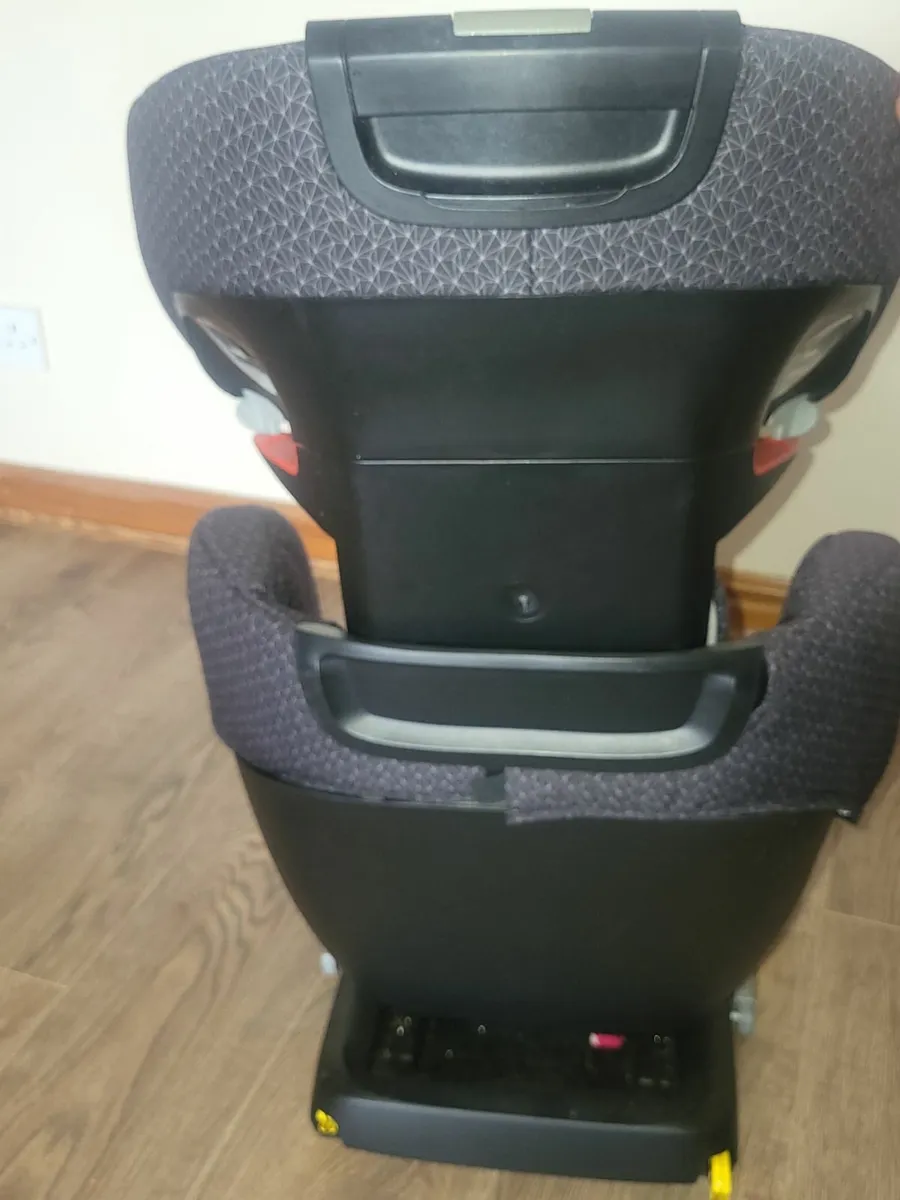 Maxi Cosi Rodifix (Grp 2-3) Carseat - Image 4