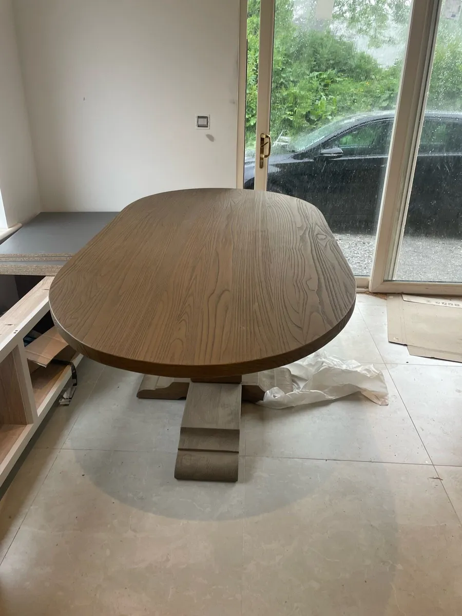 Dining table - Image 1