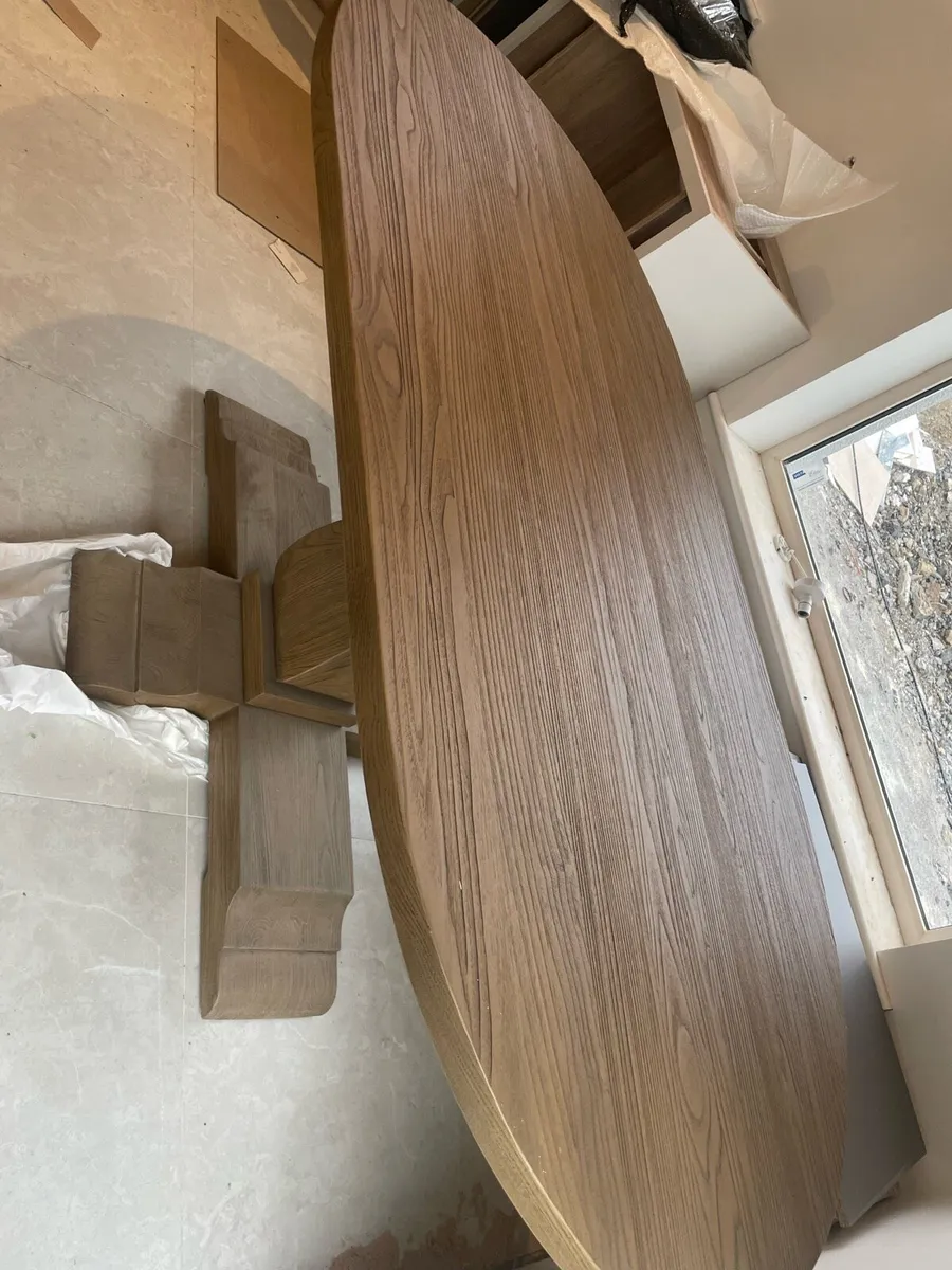 Dining table - Image 2