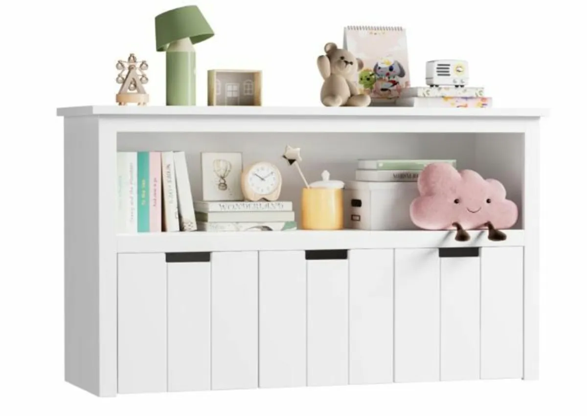 Children's Shelf - Image 1