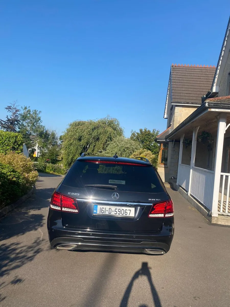 Mercedes Benz E220 CDI - Image 4