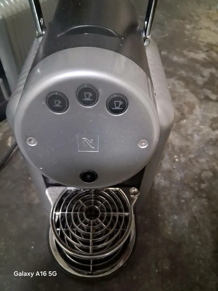 Broken coffee machines - Image 2