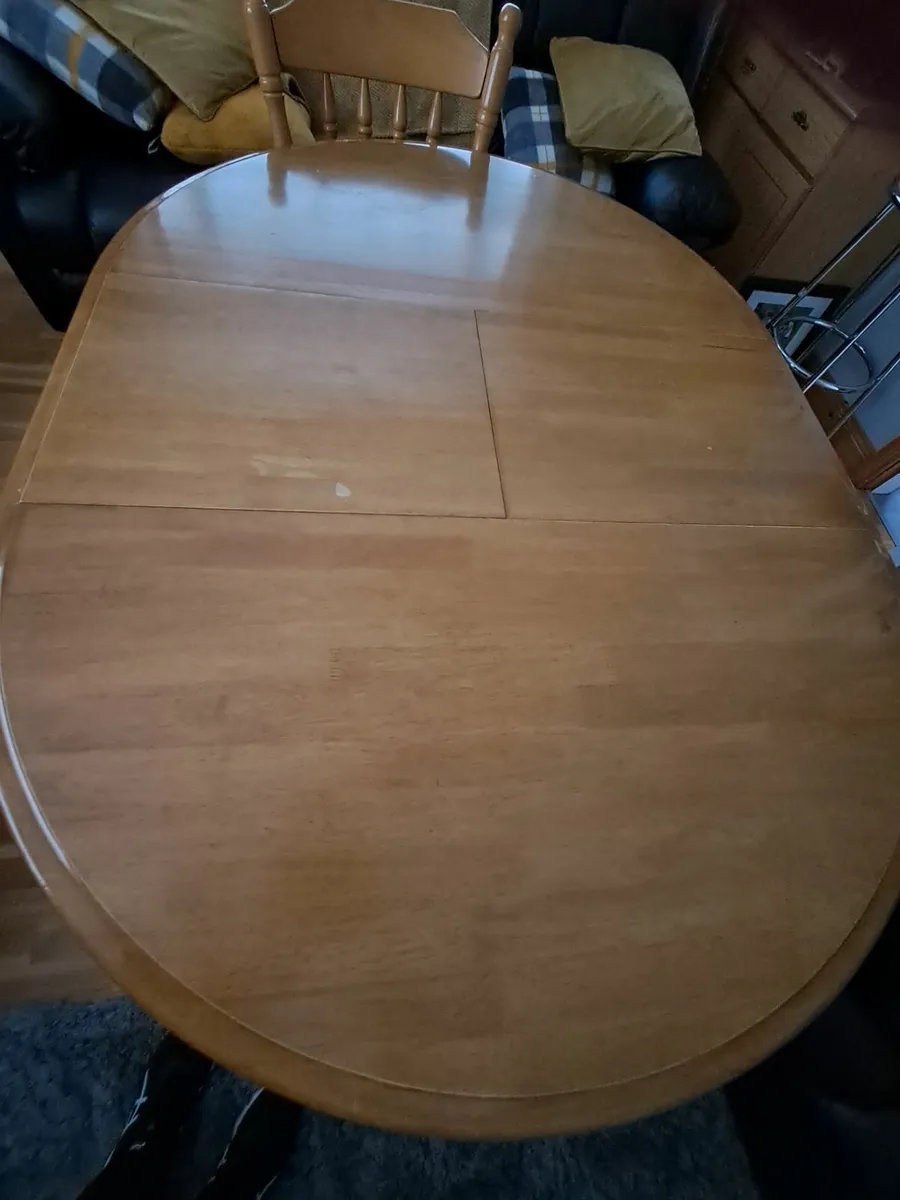 Table and chairs and glass top corner unit - Image 3
