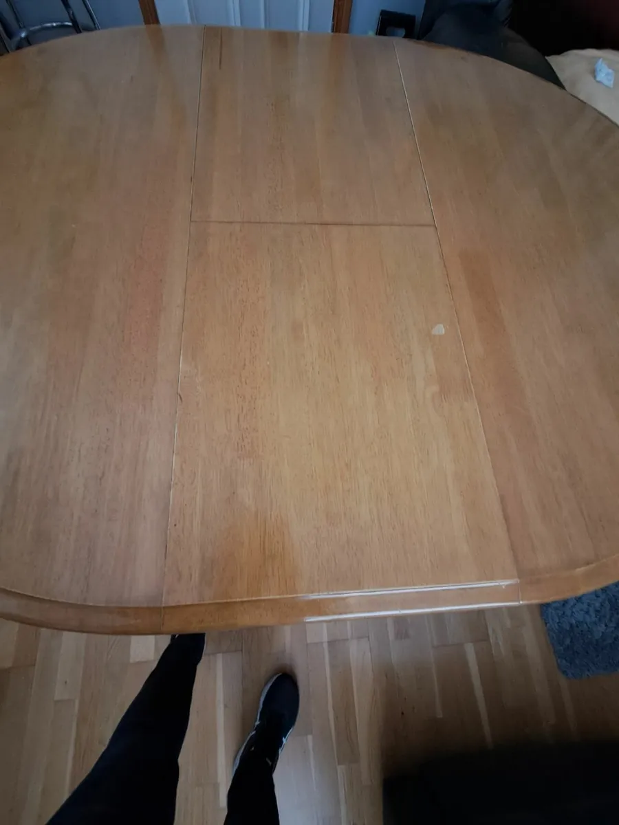 Table and chairs and glass top corner unit - Image 4