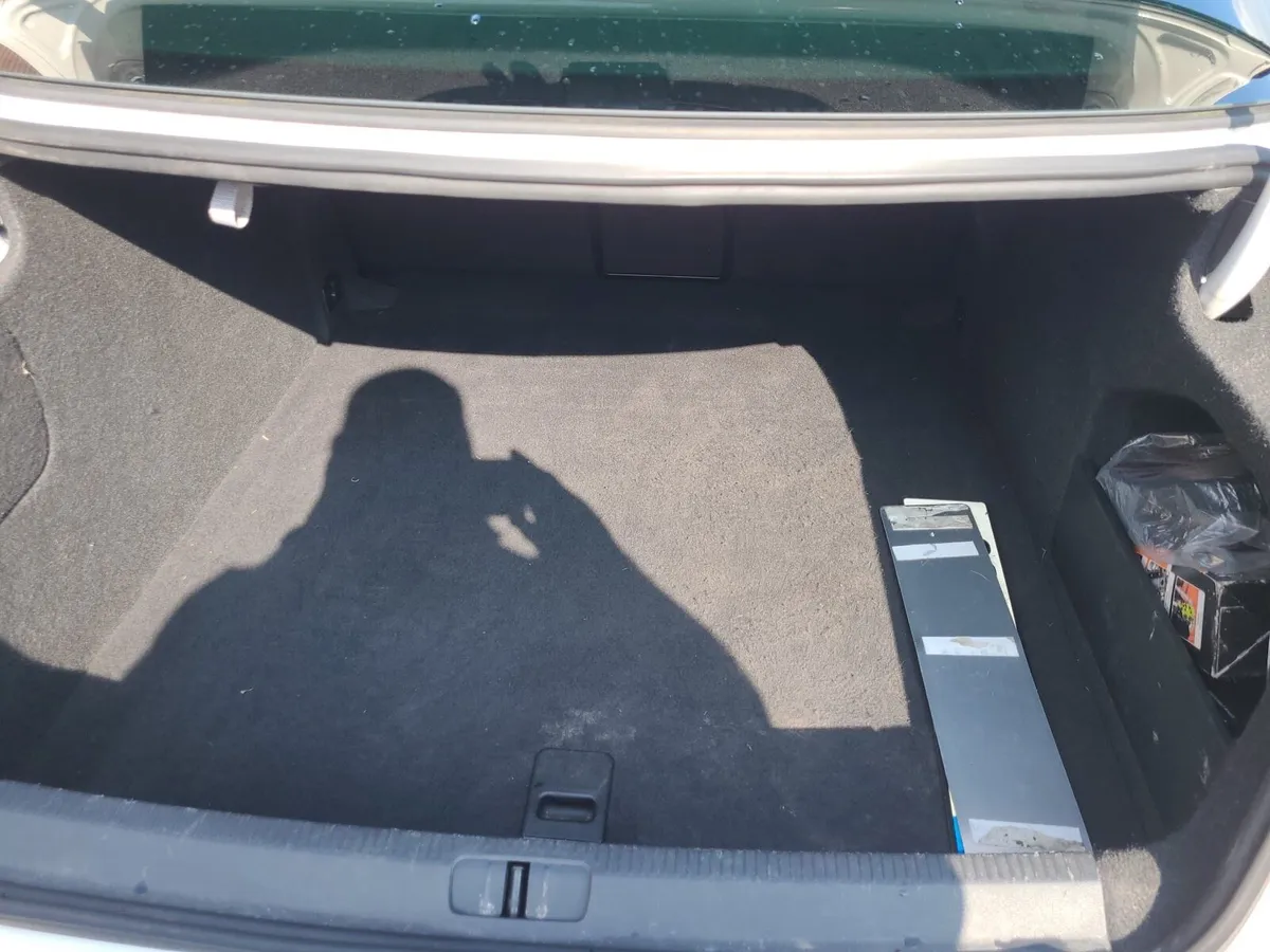 Car - Image 4