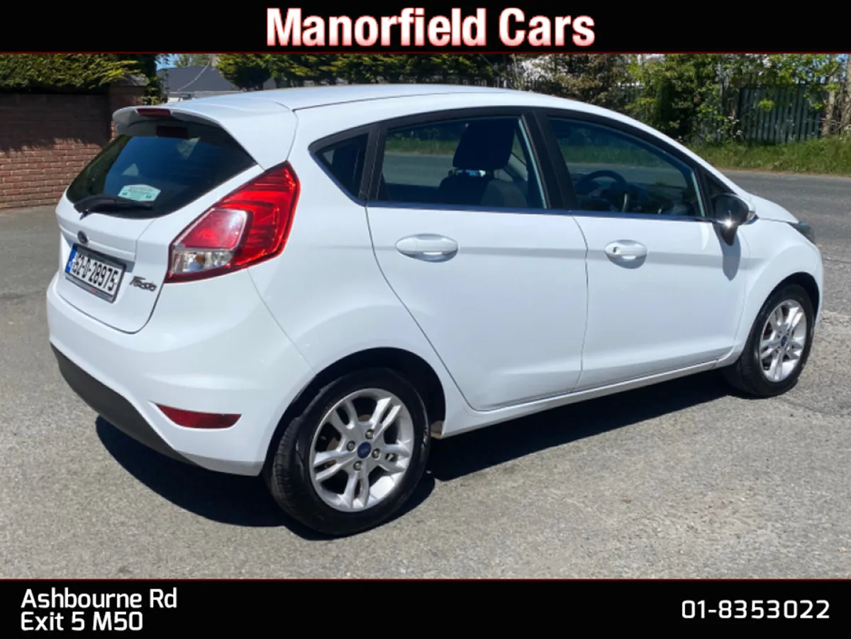 2015 152 Ford Fiesta Zetec 1.25 Petrol 5dr - Image 4
