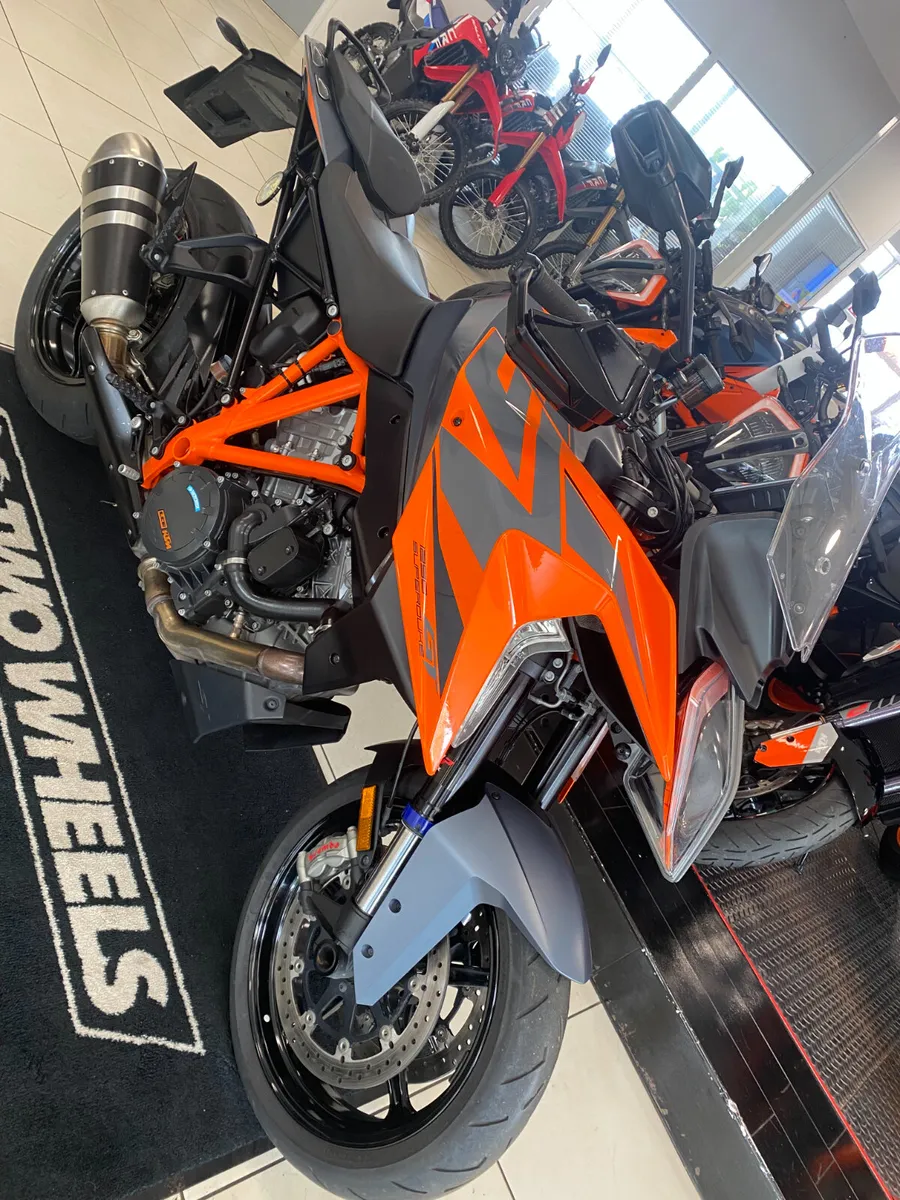 KTM 1290 Super Duke GT - Image 3