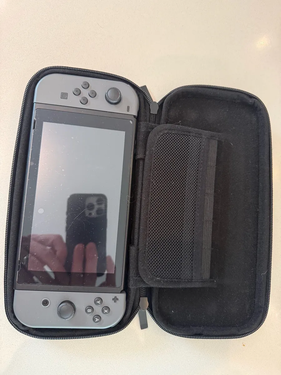 Nintendo Switch - Image 3