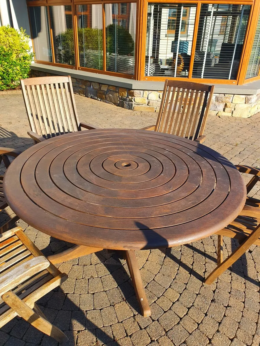 Garden Furniture Set –Table + 6 Reclining Chairs - Image 1