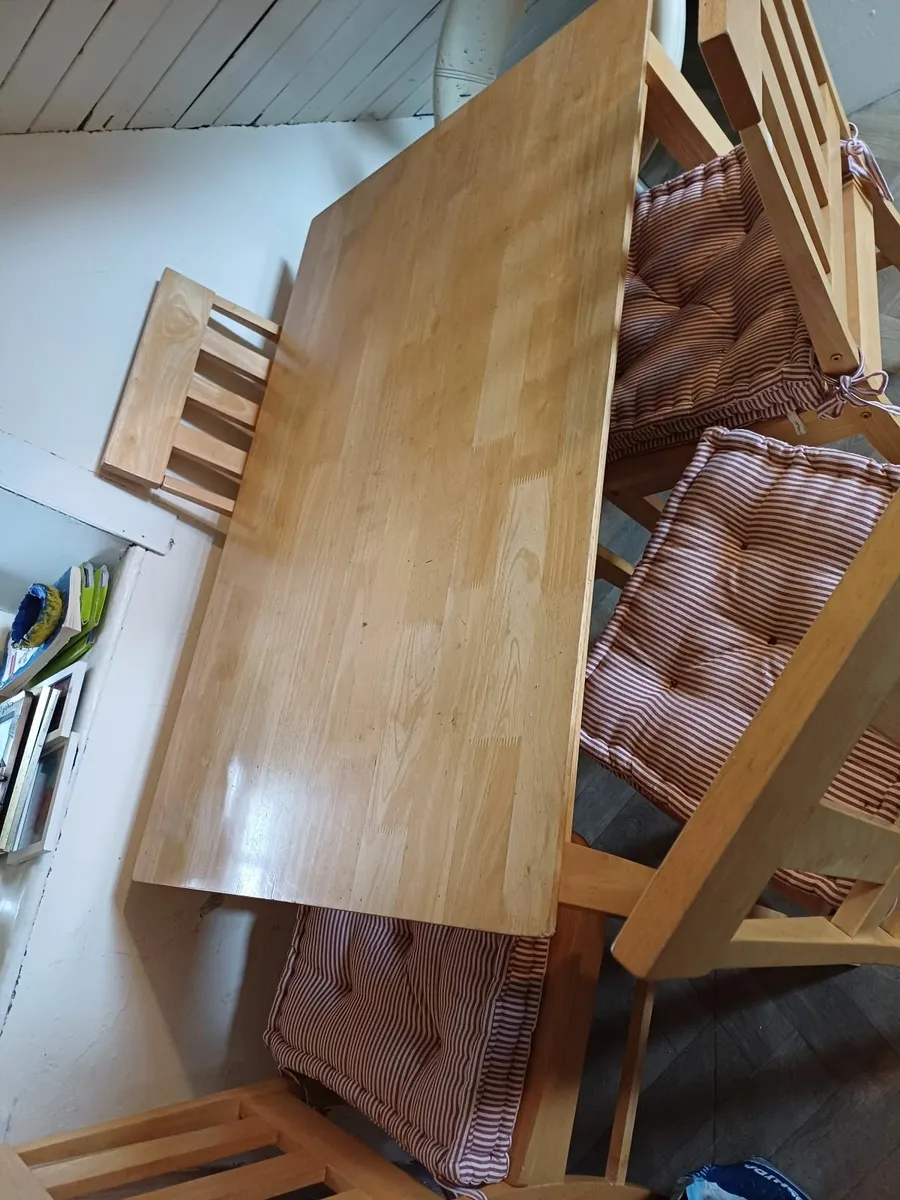 Tanle &chairs - Image 1