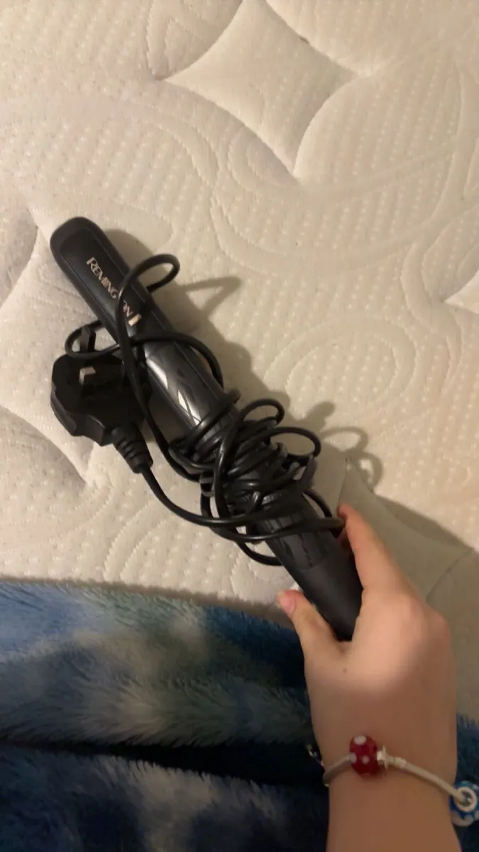 Hair straightener