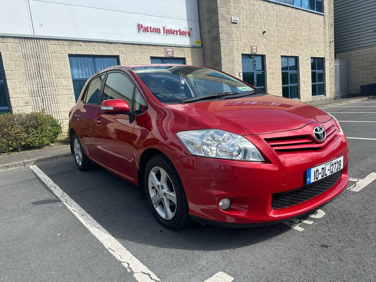 TOYOTA AURIS 1.3 petrol Full service history - Image 1