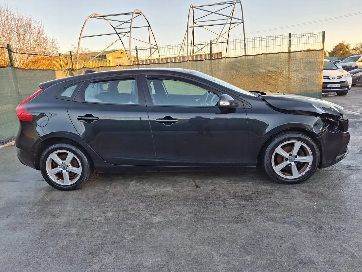 132 Volvo V40  D2 1.6L Diesel - Image 4