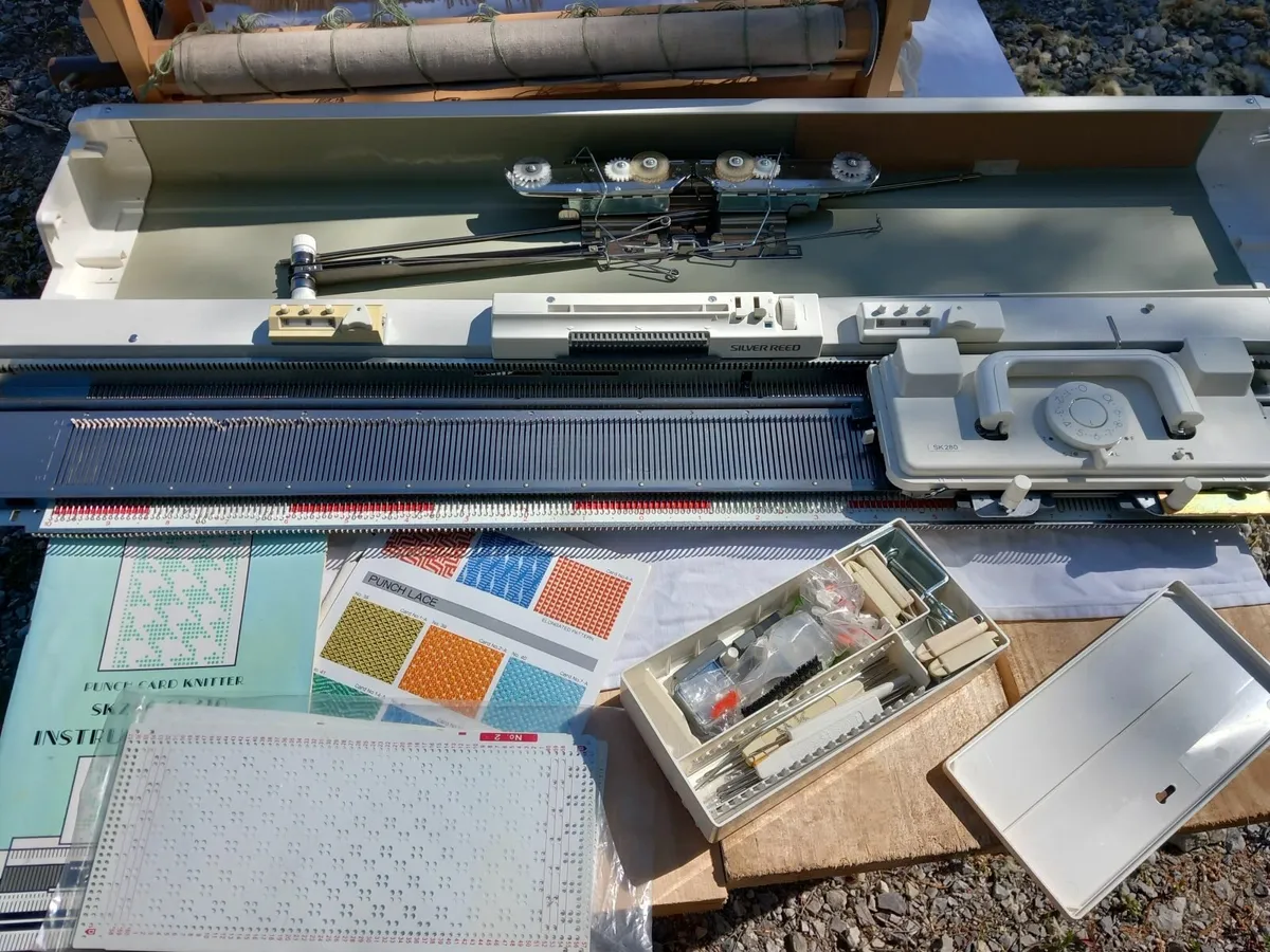 Knitting Machine,  Pleating Machine - Image 1