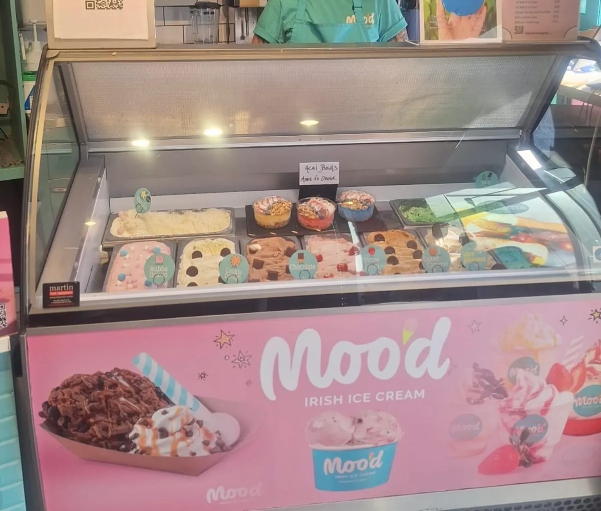Soft serve ice cream display