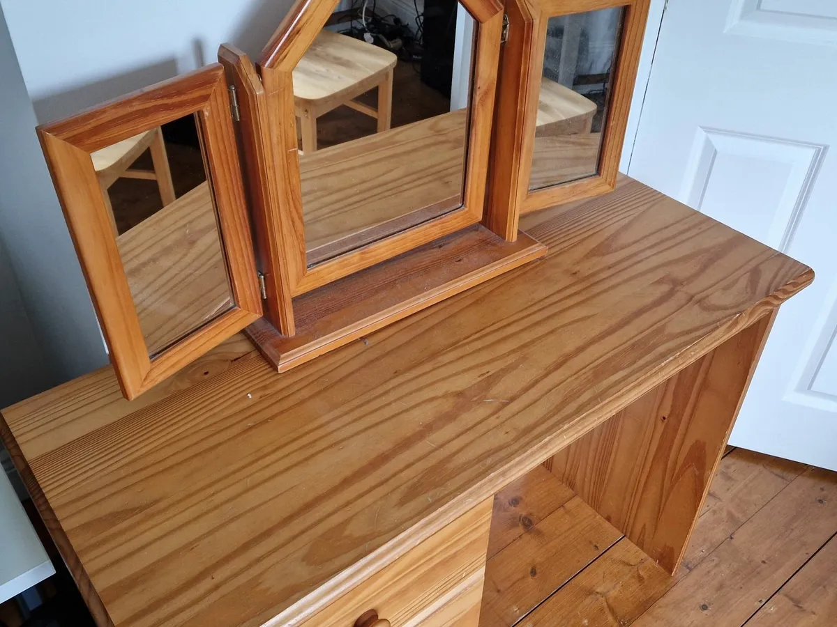 Dressing Table - Image 4