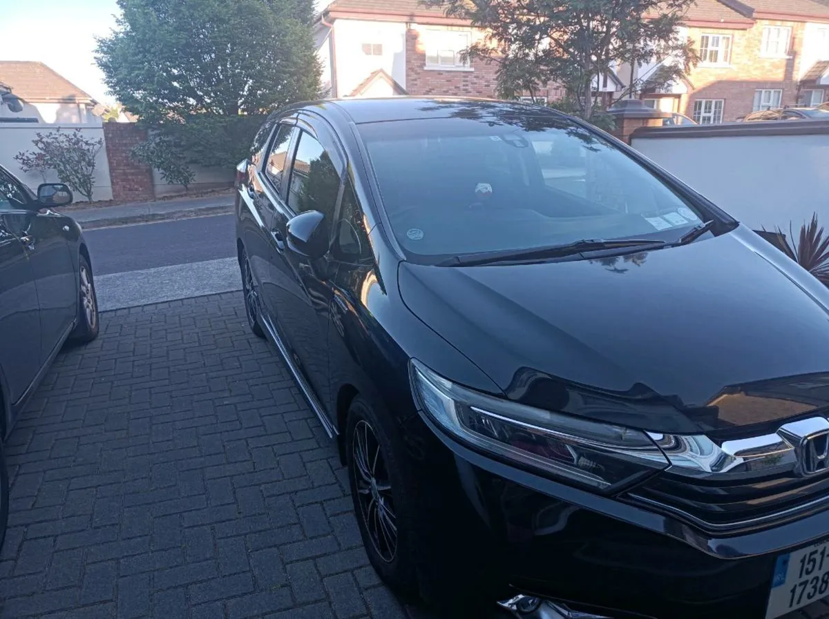 Honda Shuttle Hybrid Top Spec - Image 2
