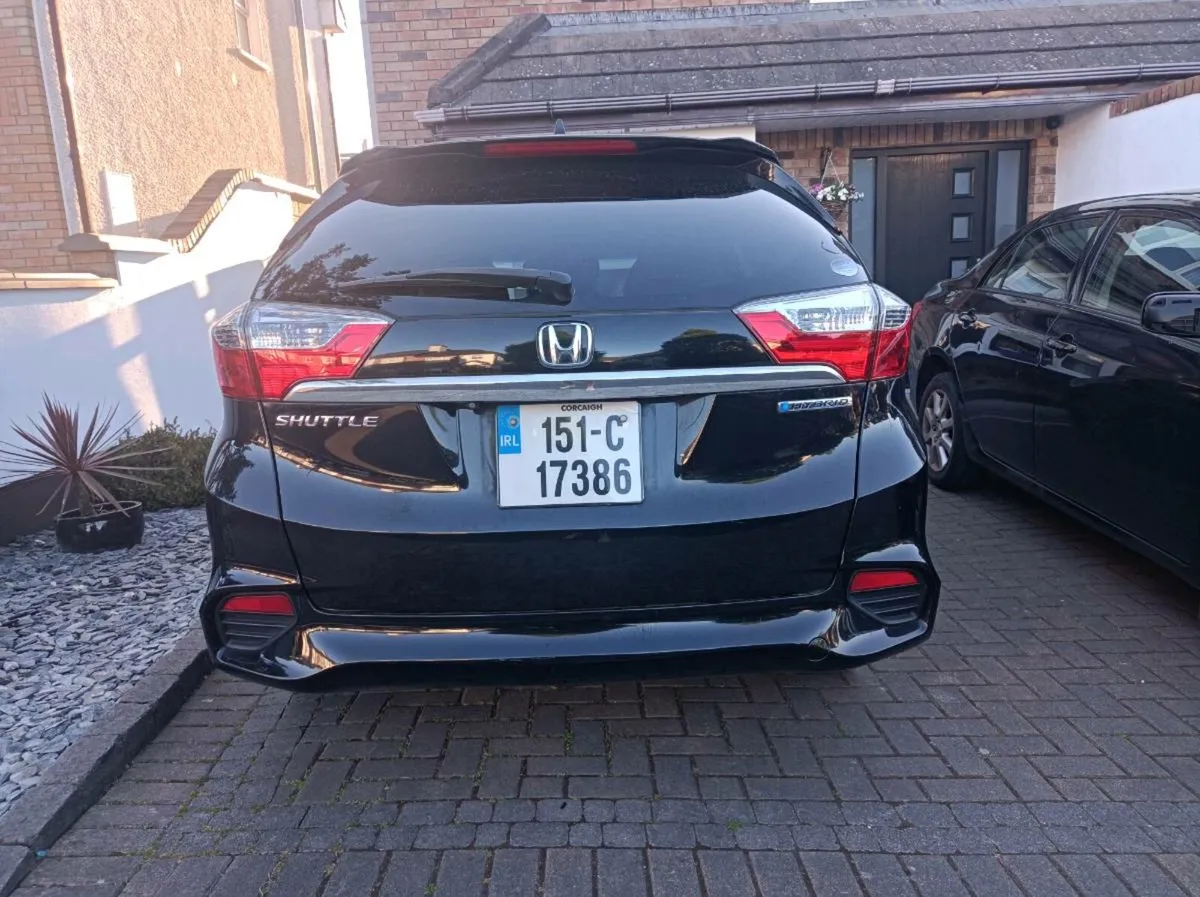 Honda Shuttle Hybrid Top Spec - Image 4