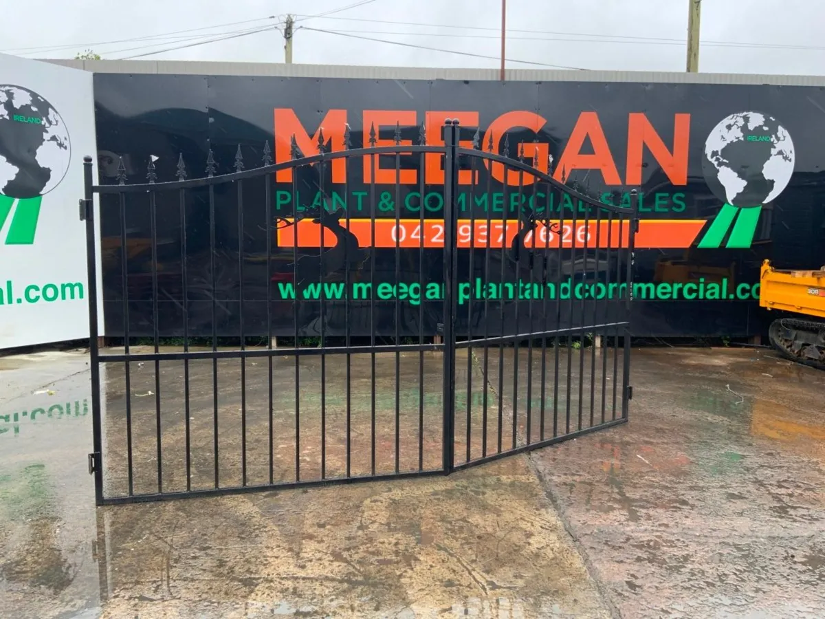14ft DECORATIVE ENTRANCE GATES.......63w. - Image 1