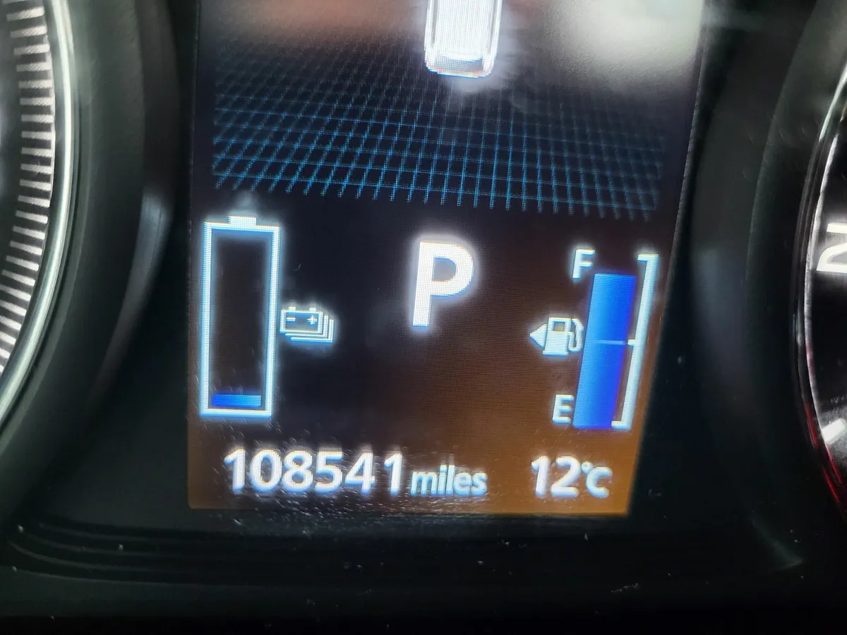MITSUBISHI OUTLANDER PHEV.  HIGHER SPEC MODEL - Image 3