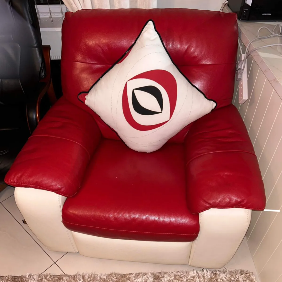 Beautiful 3+1+1 leather sofa - Image 2