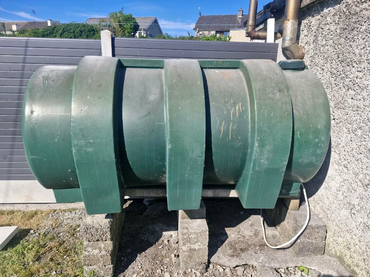 Oil tank - Image 1