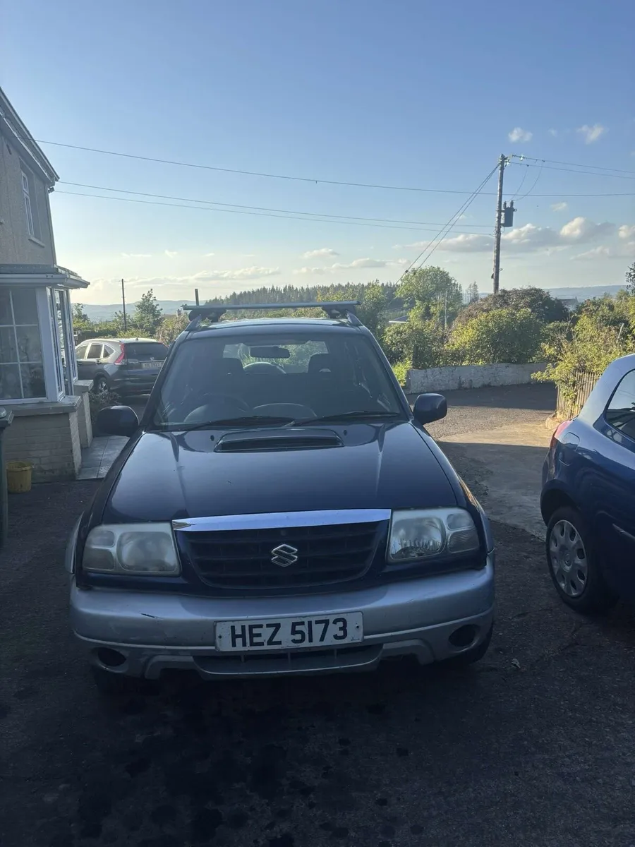 Suzuki Grand Vitara Jeep - Image 1