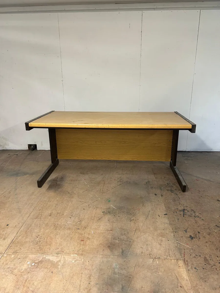 5 office desks - Image 1