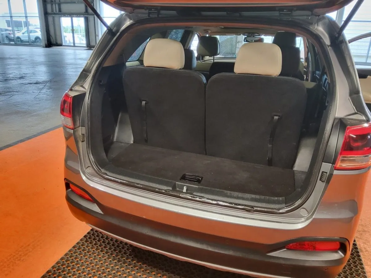 Kia Sorento Platinum AWD Auto (7 Seats) - Image 3