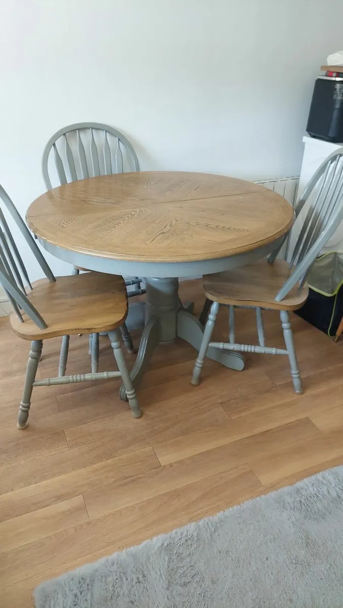 Kitchen Table and chairs - Image 3