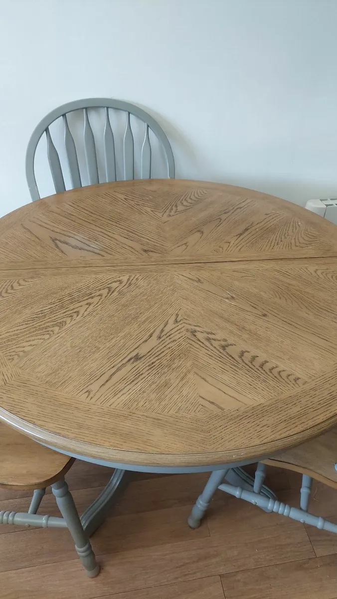 Kitchen Table and chairs - Image 4